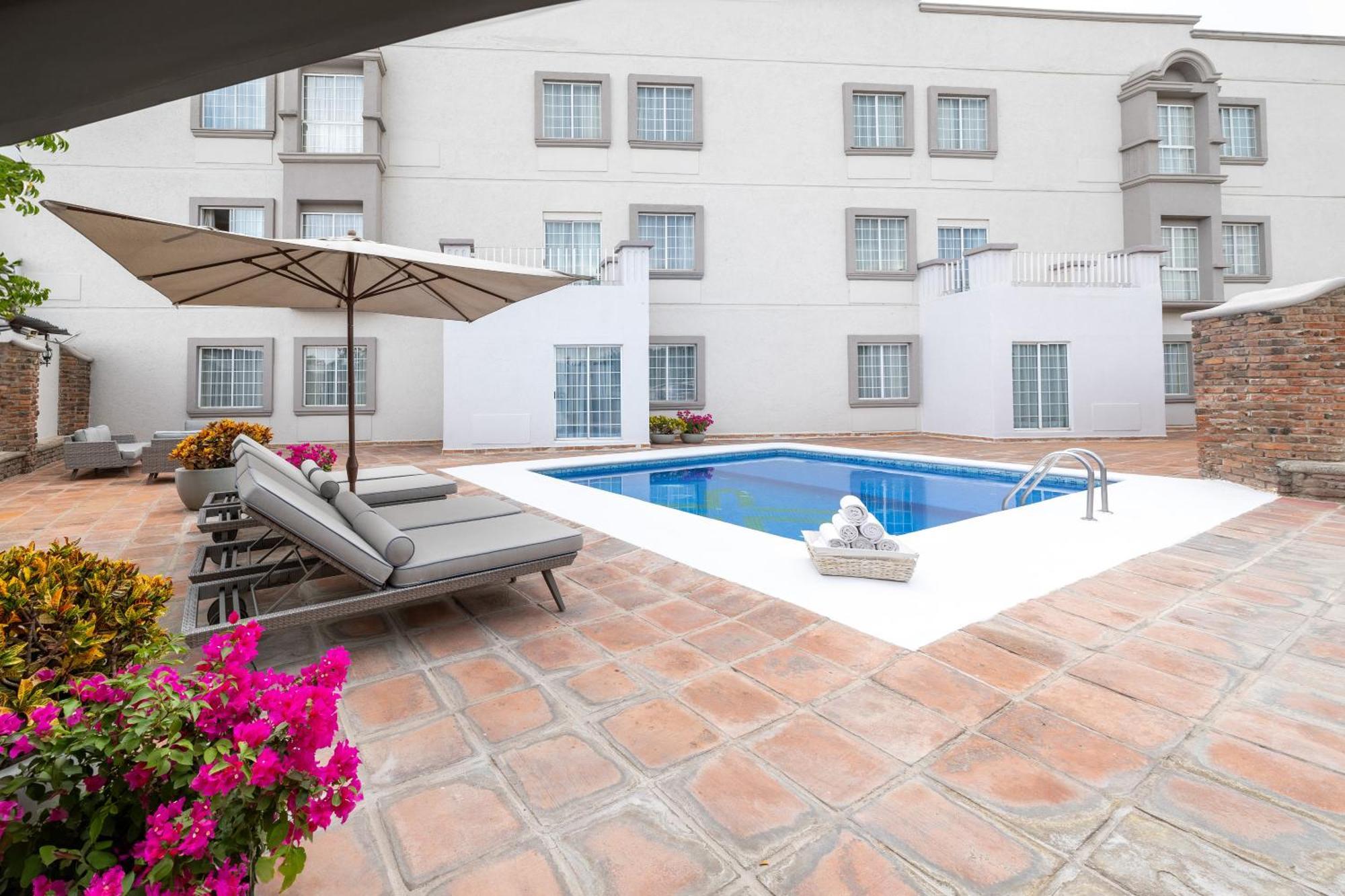 Hotel Suites Mexico Plaza Leon Campestre León Exterior foto