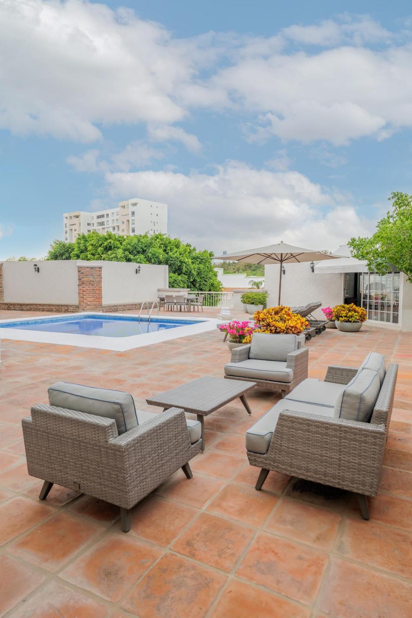 Hotel Suites Mexico Plaza Leon Campestre León Exterior foto